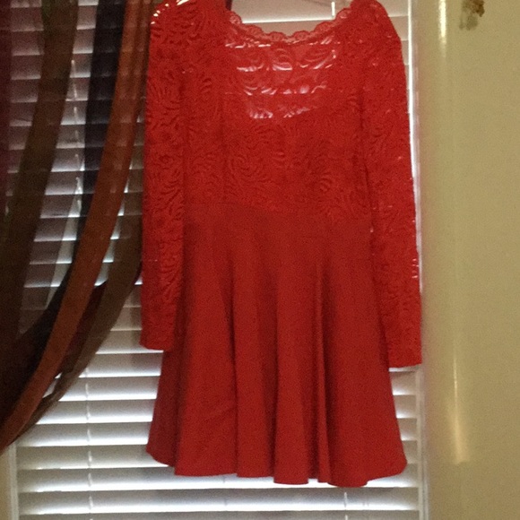 bebe Dresses & Skirts - BEBE NWT flirty cocktail/semi formal dress